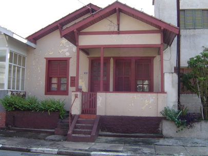 Casa tipo chal, situao em 2004