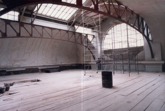 Vista interna, salão central, obras de recuperação,1991