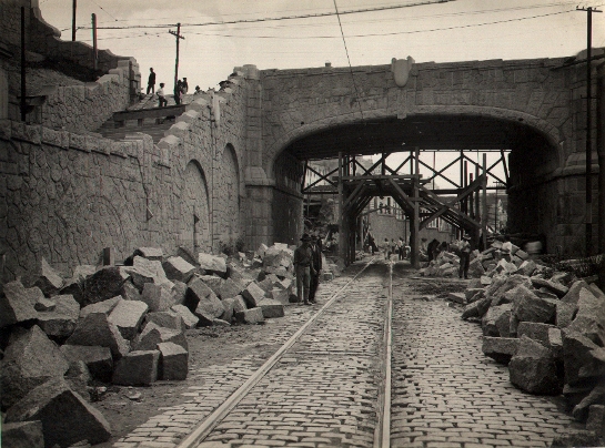 0080-Obras da Esplanada do Carmo, viaduto sobre a Rua 25 de Maro. ca 1930