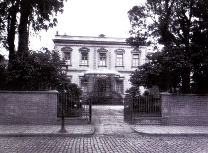 Residência Augusto Queiros, fachada lateral, c.1925.