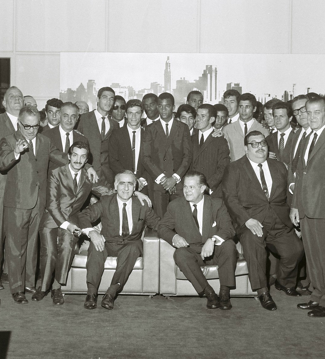 1968-Faria Lima e jogadores do Corinthians